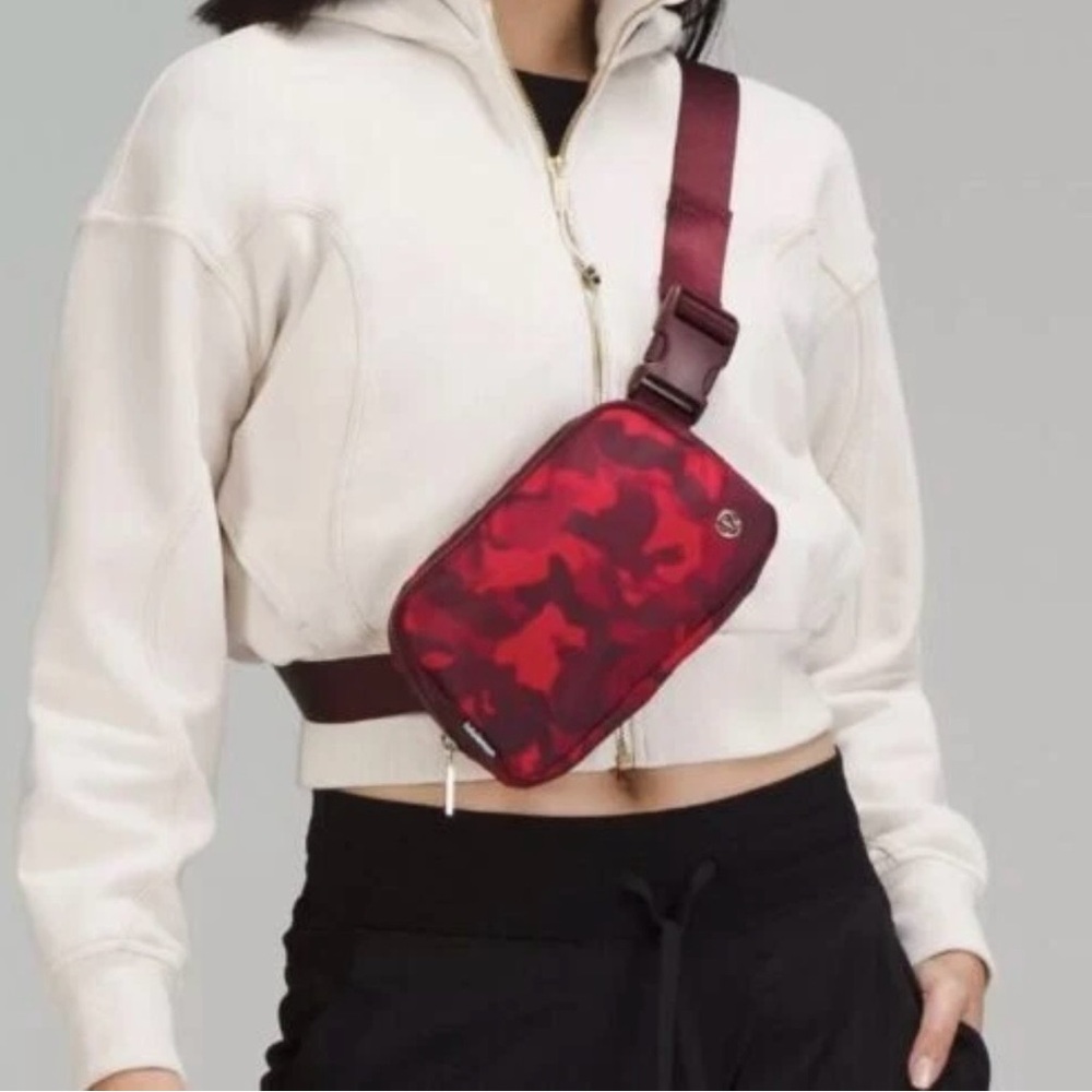 NWT! LIMITED EDITION Lululemon Lunar Year Rabbit, 1L Everywhere Belt Bag
